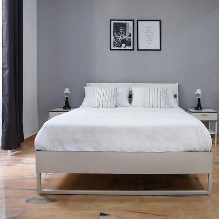 Modern Apartment At Piazza Del Gesu' By Wonderful Italy Neapel Exteriör bild