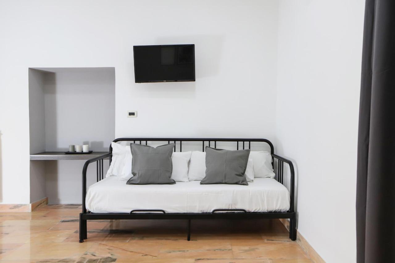 Modern Apartment At Piazza Del Gesu' By Wonderful Italy Neapel Exteriör bild